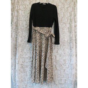 REB in J 220 Midi Black Dotted Dress